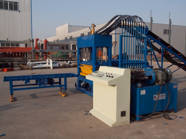 東岳機械集團砌塊成型機